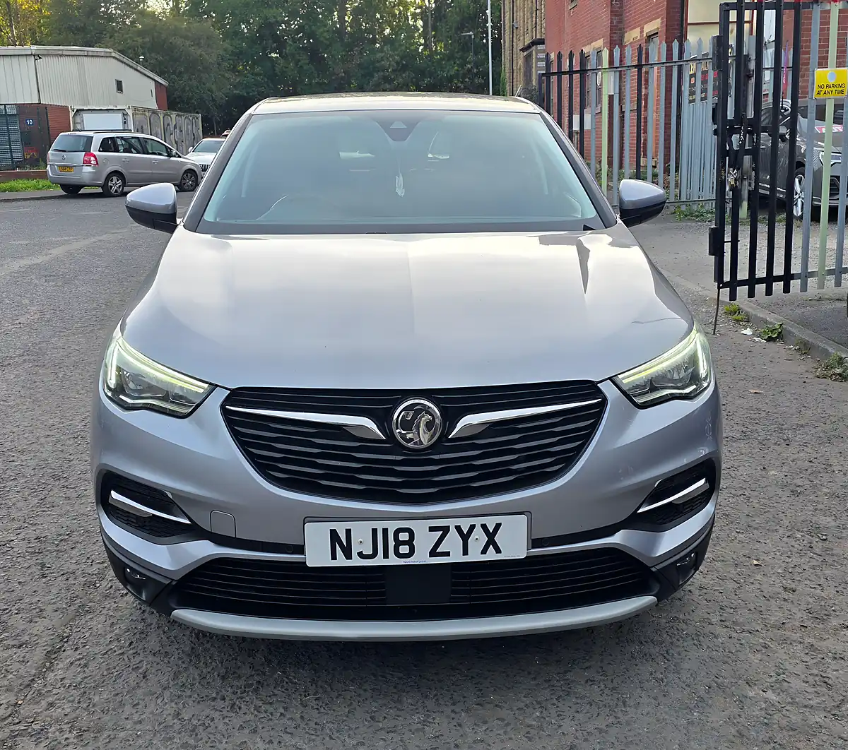 Used 2018 Vauxhall Grandland X Sport Nav Grey - Interior and Exterior details 3