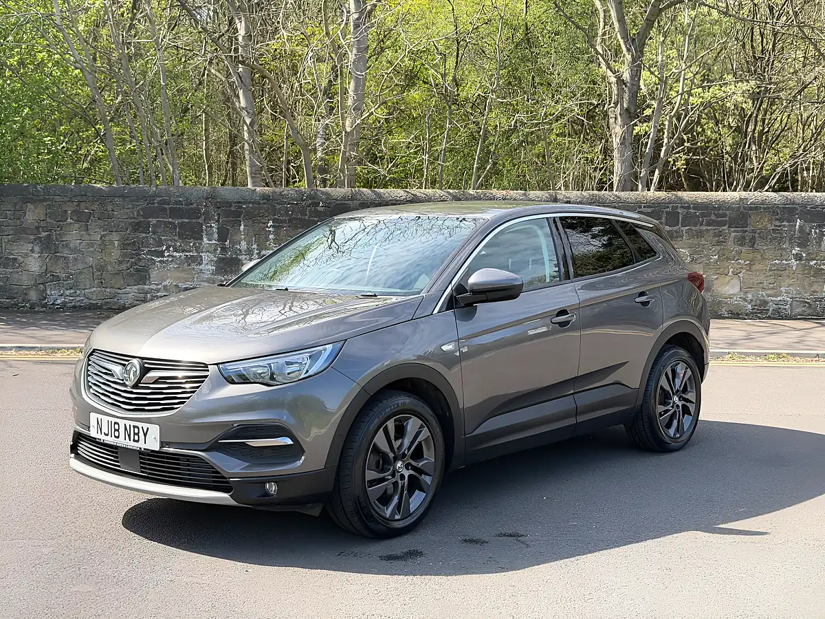 Used 2018 Vauxhall Grandland X Sport Nav Grey - Front View