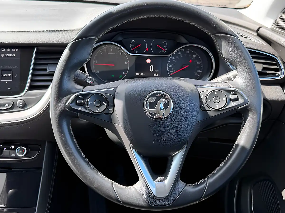 Used 2018 Vauxhall Grandland X Sport Nav Grey - Interior and Exterior details 10