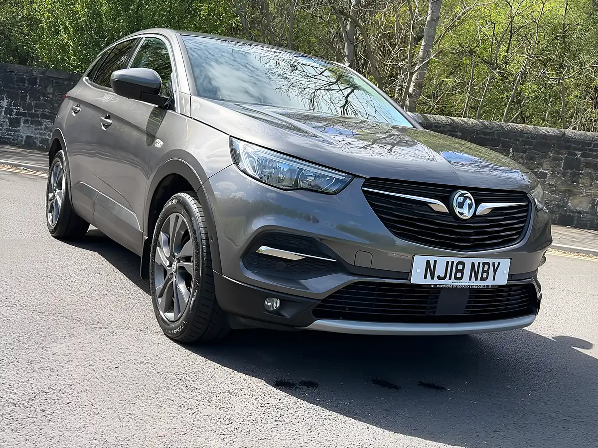 Used 2018 Vauxhall Grandland X Sport Nav Grey - Interior and Exterior details 15