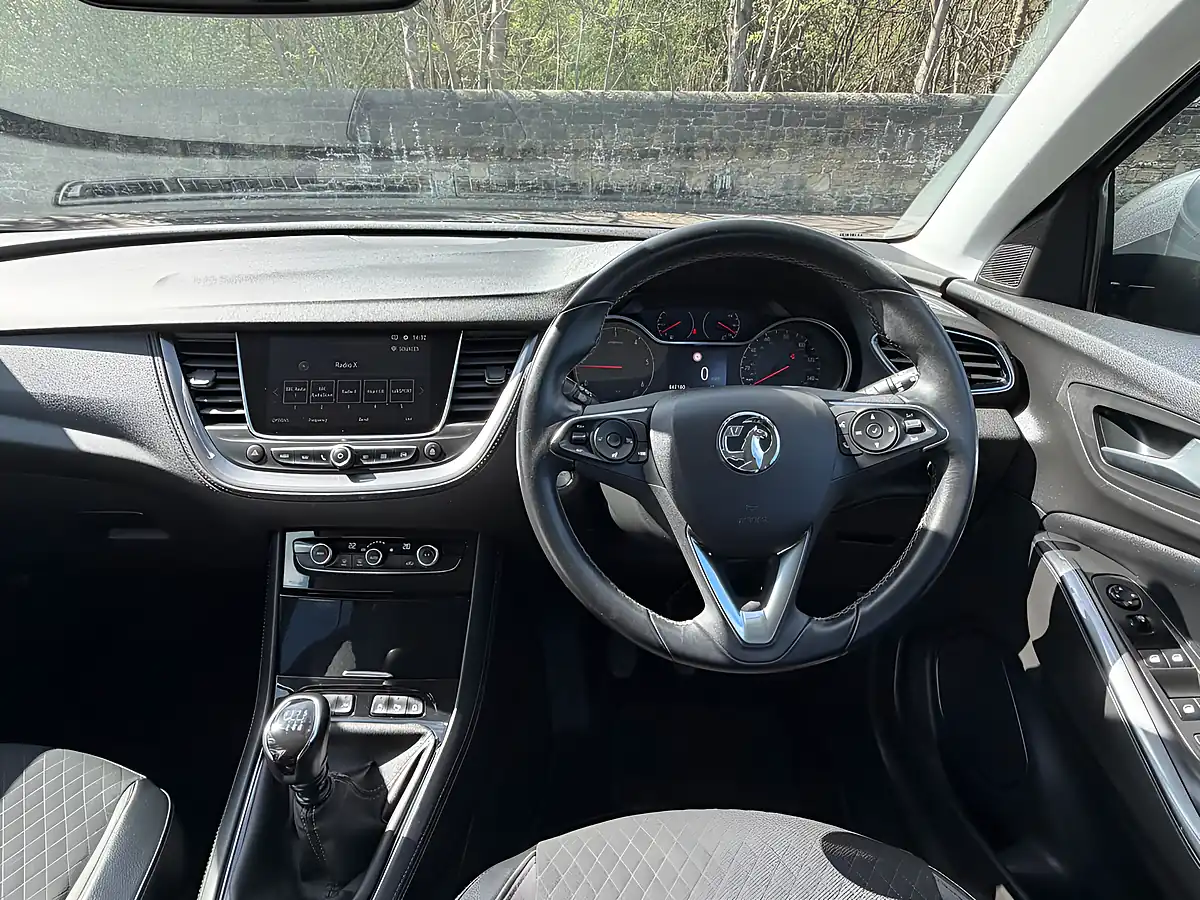 Used 2018 Vauxhall Grandland X Sport Nav Grey - Interior and Exterior details 4