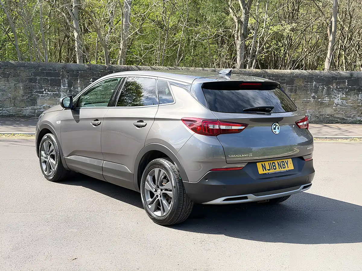 Used 2018 Vauxhall Grandland X Sport Nav Grey - Interior and Exterior details 9