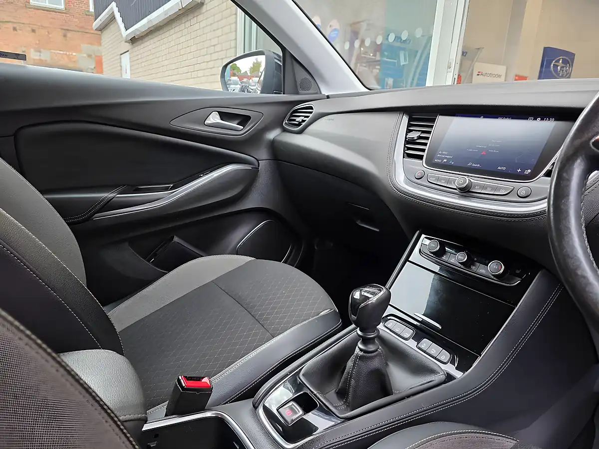 Used 2018 Vauxhall Grandland X Sport Nav Grey - Interior and Exterior details 10
