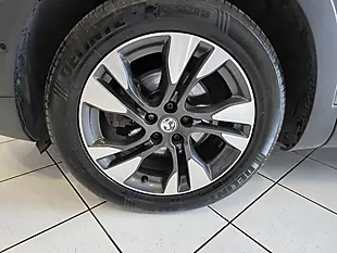 Used 2018 Vauxhall Grandland X Sport Nav Grey - Interior and Exterior details 14
