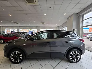 Used 2018 Vauxhall Grandland X Sport Nav Grey - Interior and Exterior details 6