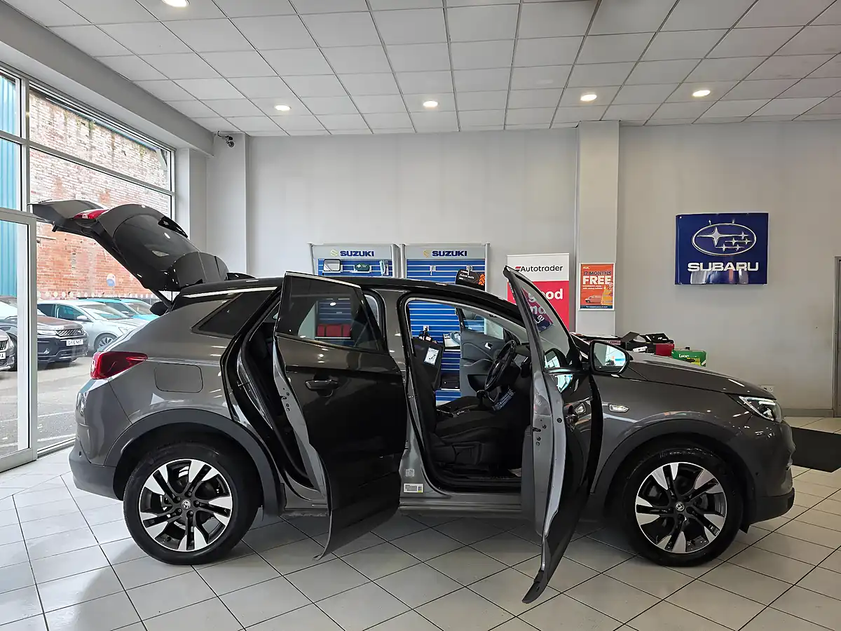 Used 2018 Vauxhall Grandland X Sport Nav Grey - Interior and Exterior details 8