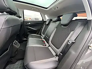 Used 2018 Vauxhall Grandland X Sport Nav Moonstone Grey - Interior and Exterior details 17