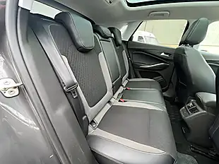 Used 2018 Vauxhall Grandland X Sport Nav Moonstone Grey - Interior and Exterior details 18