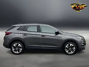 Used 2018 Vauxhall Grandland X Sport Nav Moonstone Grey - Interior and Exterior details 2