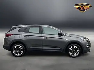 Used 2018 Vauxhall Grandland X Sport Nav Moonstone Grey - Interior and Exterior details 2