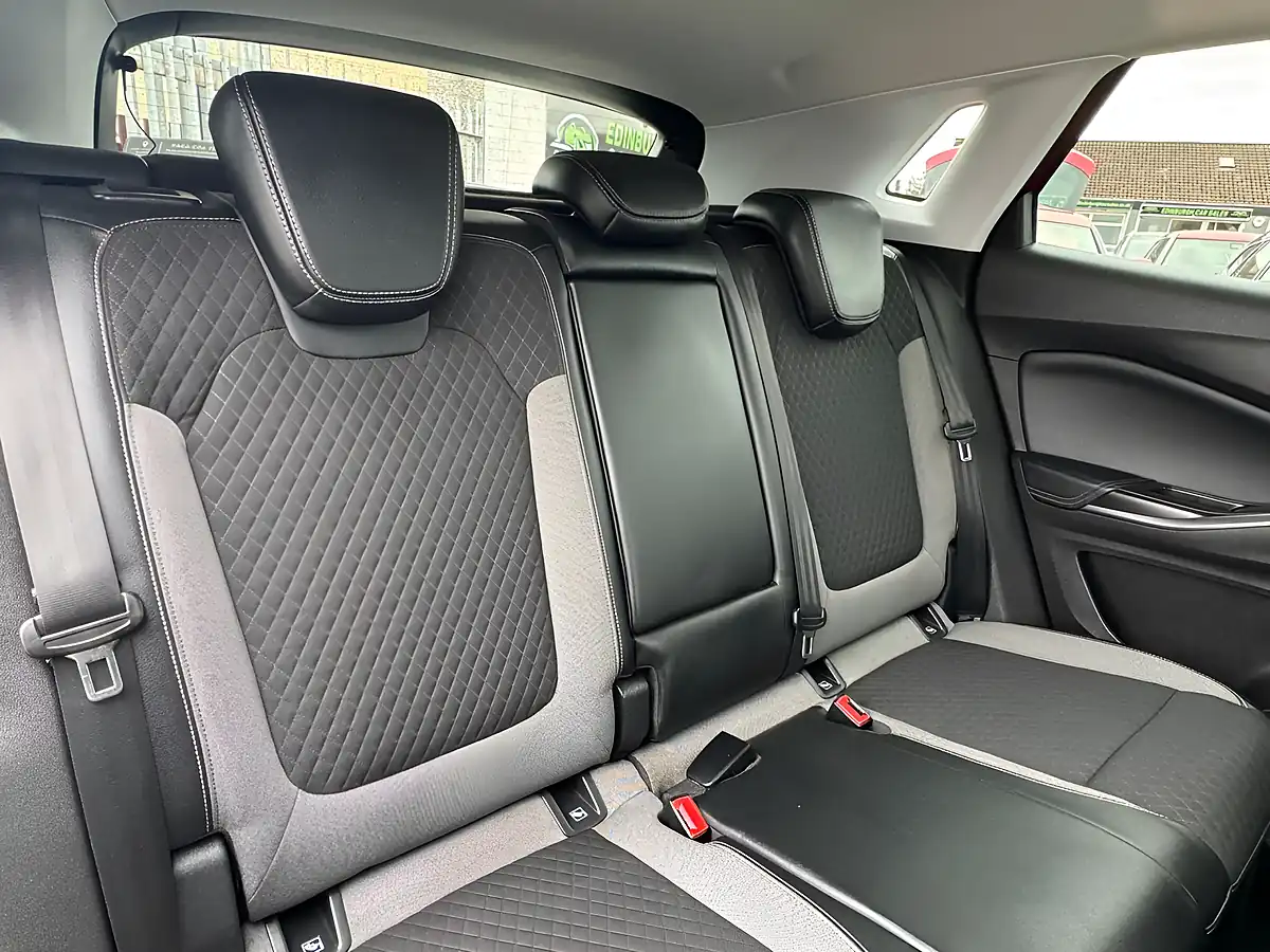 Used 2018 Vauxhall Grandland X Sport Nav Red - Interior and Exterior details 13