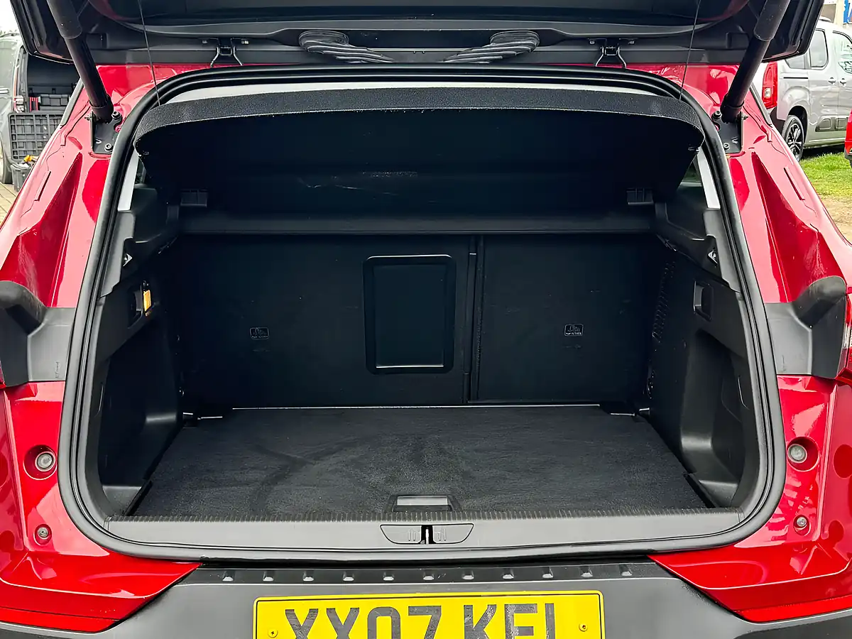 Used 2018 Vauxhall Grandland X Sport Nav Red - Interior and Exterior details 19
