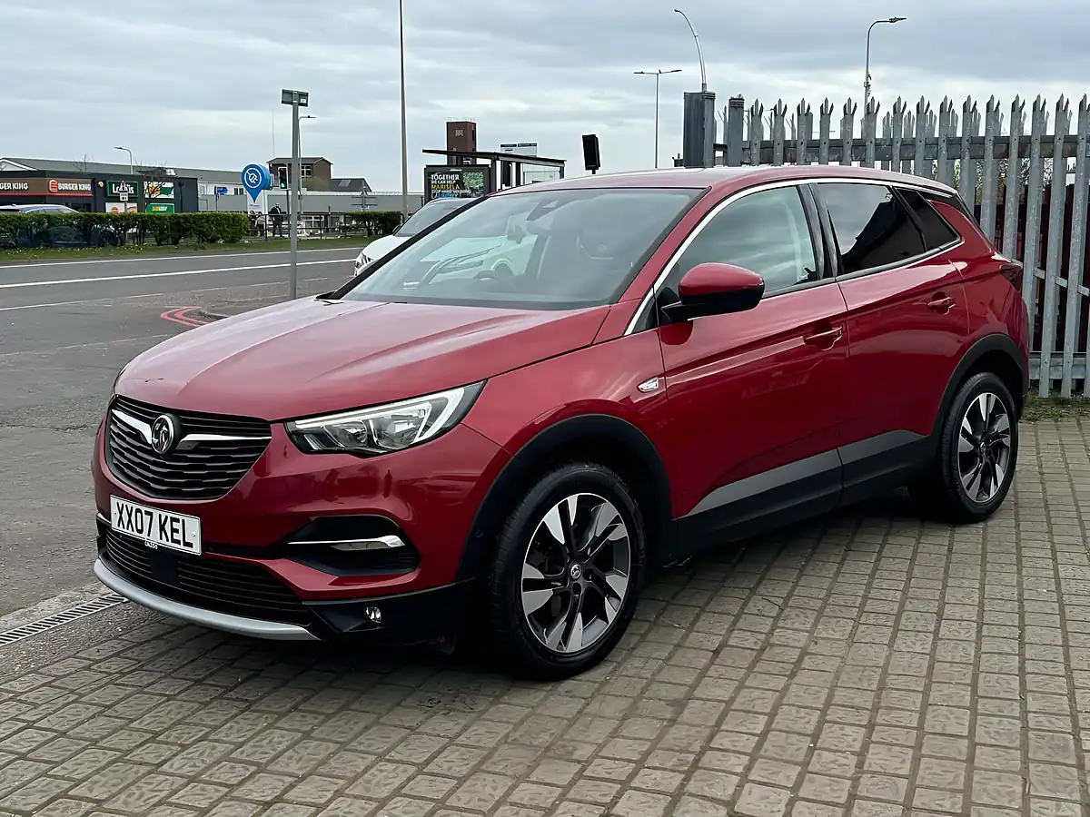 Used 2018 Vauxhall Grandland X Sport Nav Red - Interior and Exterior details 3