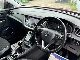 Used 2018 Vauxhall Grandland X Sport Nav Red - Interior and Exterior details 7