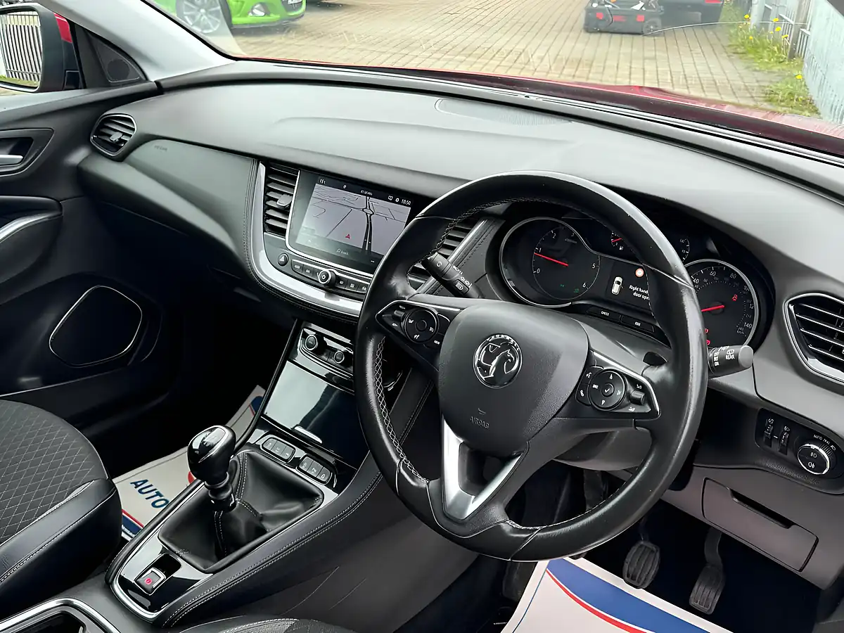Used 2018 Vauxhall Grandland X Sport Nav Red - Interior and Exterior details 7