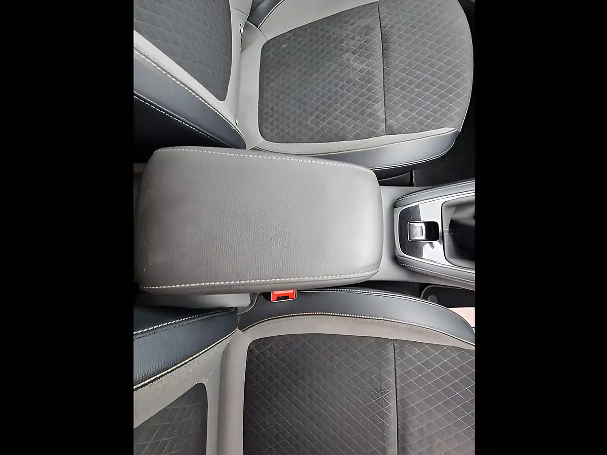 Used 2018 Vauxhall Grandland X Sport Nav Red - Interior and Exterior details 13