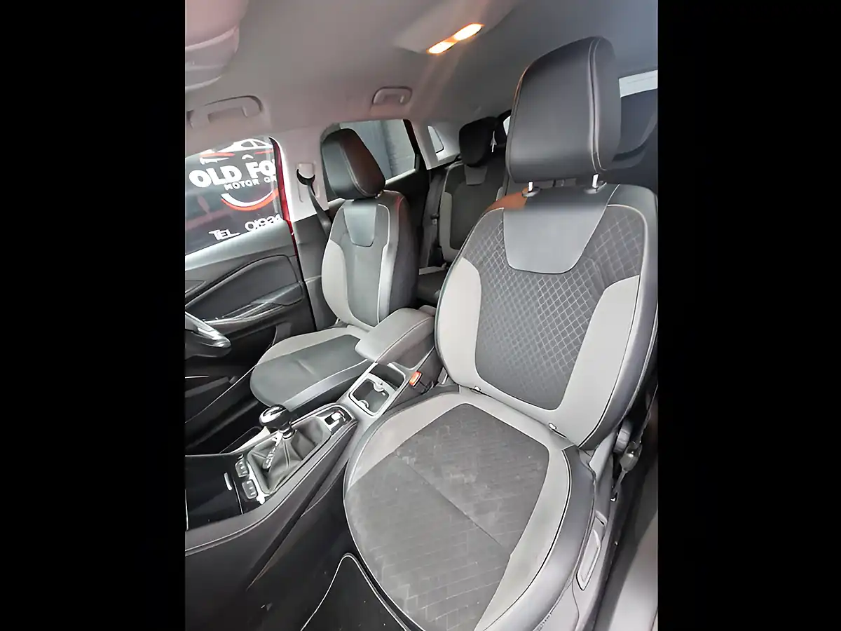 Used 2018 Vauxhall Grandland X Sport Nav Red - Interior and Exterior details 15