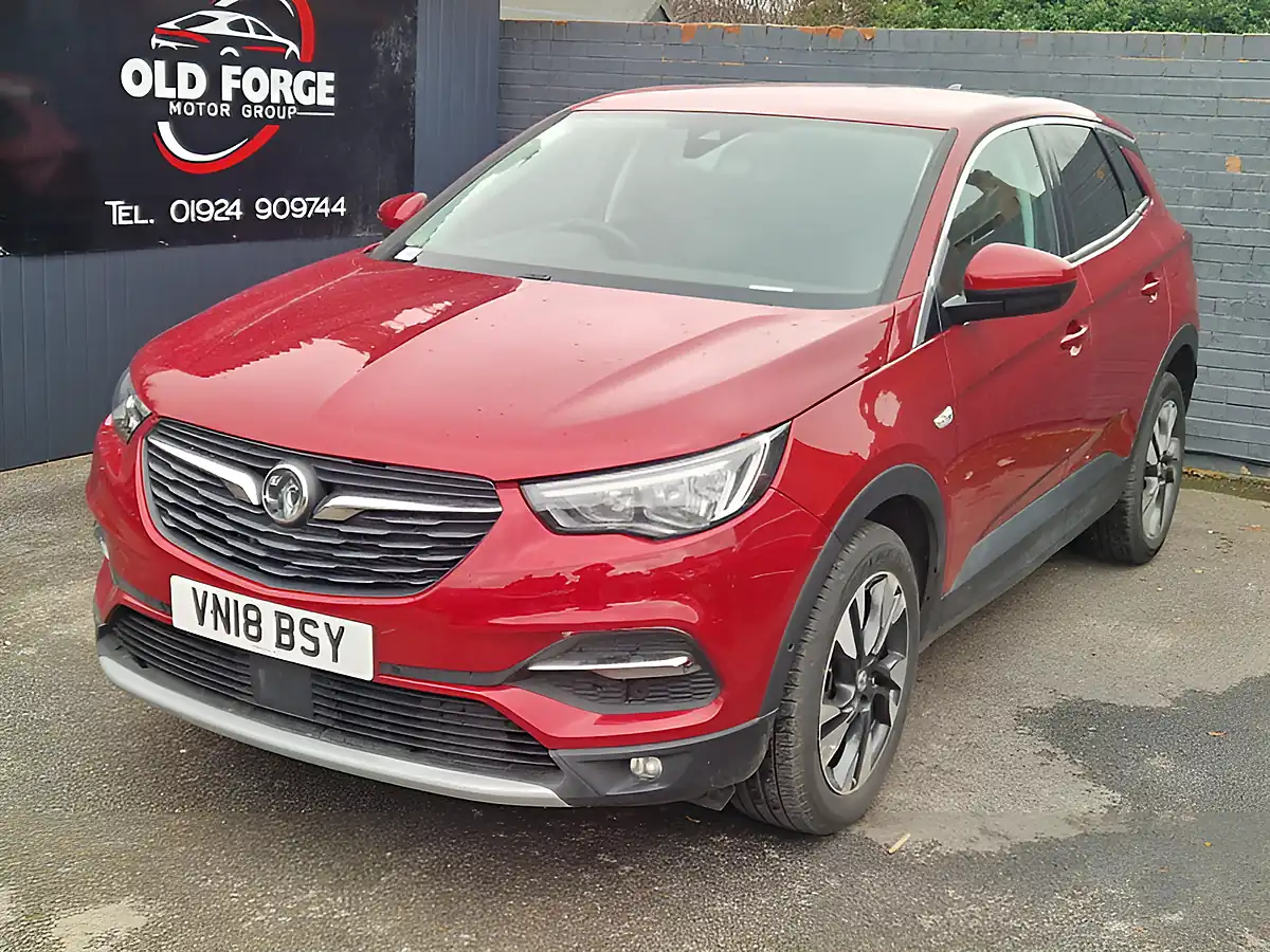 Used 2018 Vauxhall Grandland X Sport Nav Red - Interior and Exterior details 5
