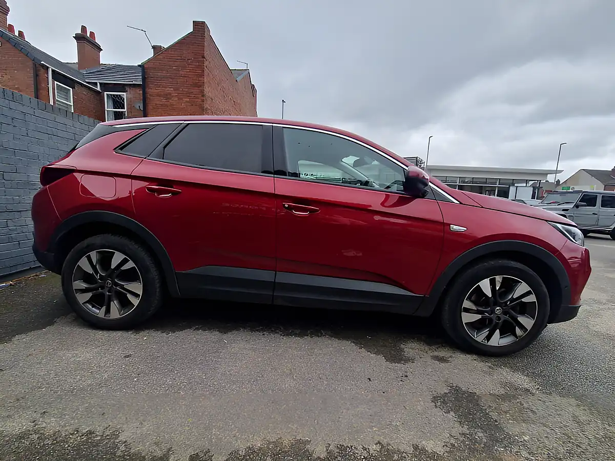 Used 2018 Vauxhall Grandland X Sport Nav Red - Interior and Exterior details 7