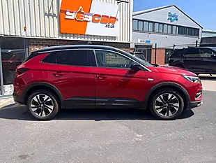 Used 2018 Vauxhall Grandland X Sport Nav Red - Interior and Exterior details 10