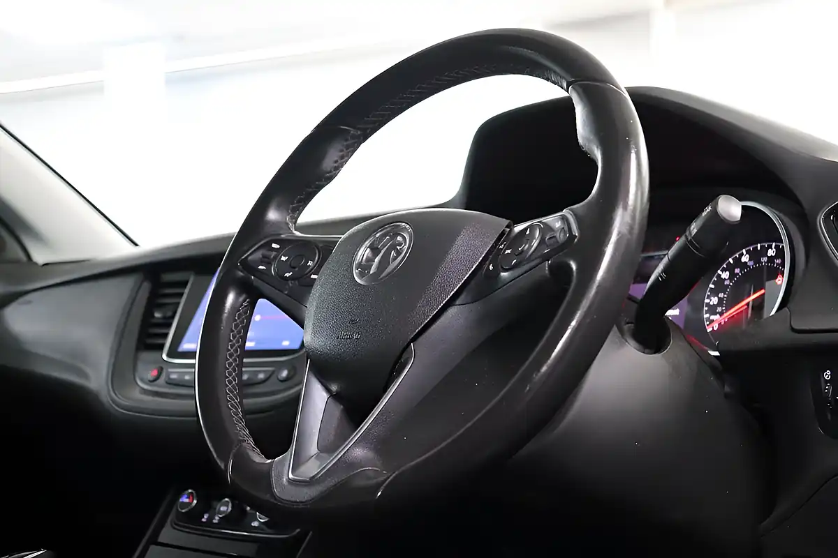 Used 2018 Vauxhall Grandland X Sport Nav S/S Blue - Interior and Exterior details 11