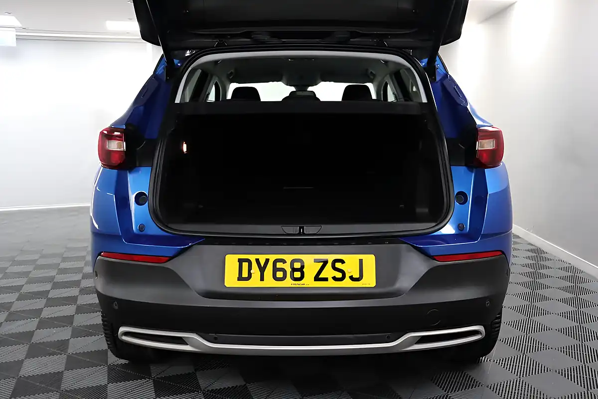 Used 2018 Vauxhall Grandland X Sport Nav S/S Blue - Interior and Exterior details 13