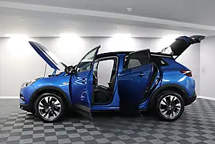 Used 2018 Vauxhall Grandland X Sport Nav S/S Blue - Interior and Exterior details 5
