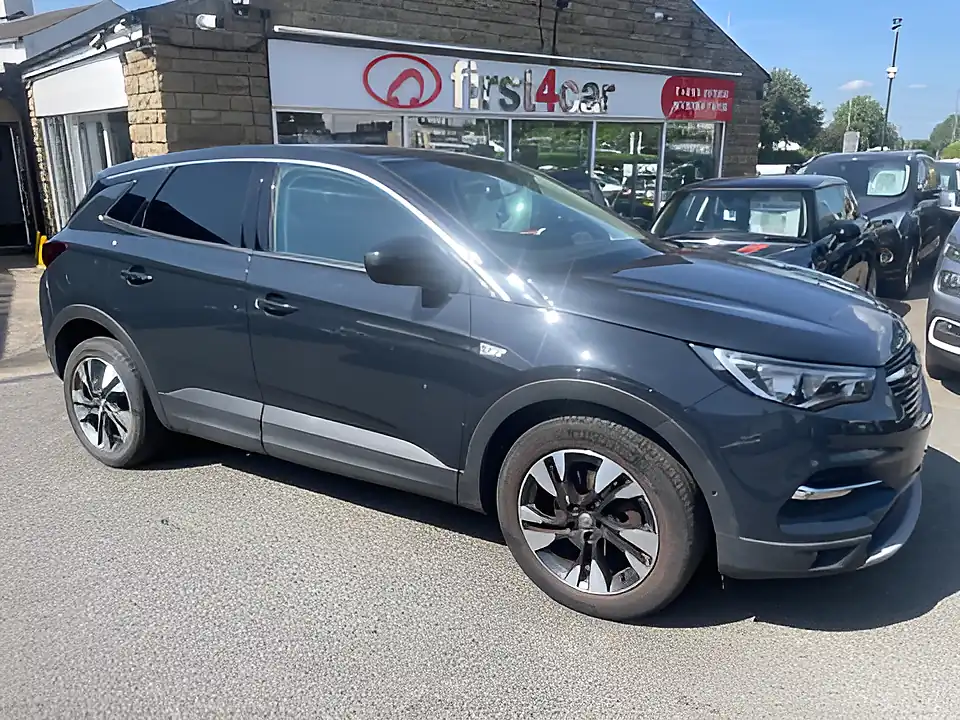 Used 2018 Vauxhall Grandland X Sport Nav S/S Green - Front View