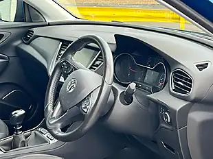 Used 2018 Vauxhall Grandland X Sport Nav Topaz Blue - Interior and Exterior details 17