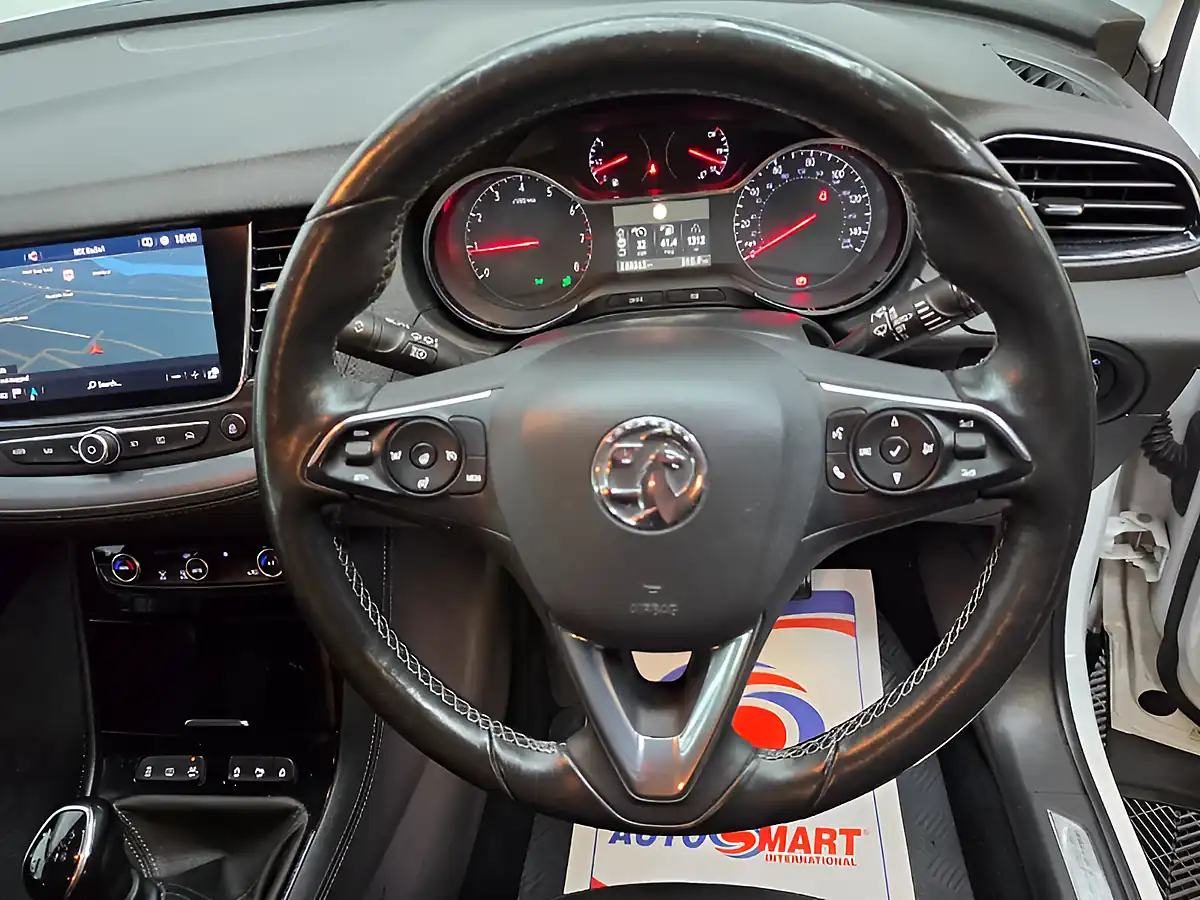 Used 2018 Vauxhall Grandland X Sport Nav White - Interior and Exterior details 11