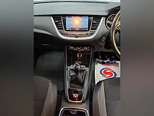 Used 2018 Vauxhall Grandland X Sport Nav White - Interior and Exterior details 13