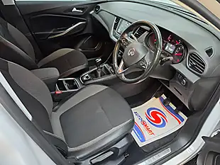 Used 2018 Vauxhall Grandland X Sport Nav White - Interior and Exterior details 18