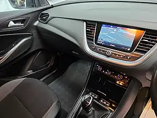 Used 2018 Vauxhall Grandland X Sport Nav White - Interior and Exterior details 19