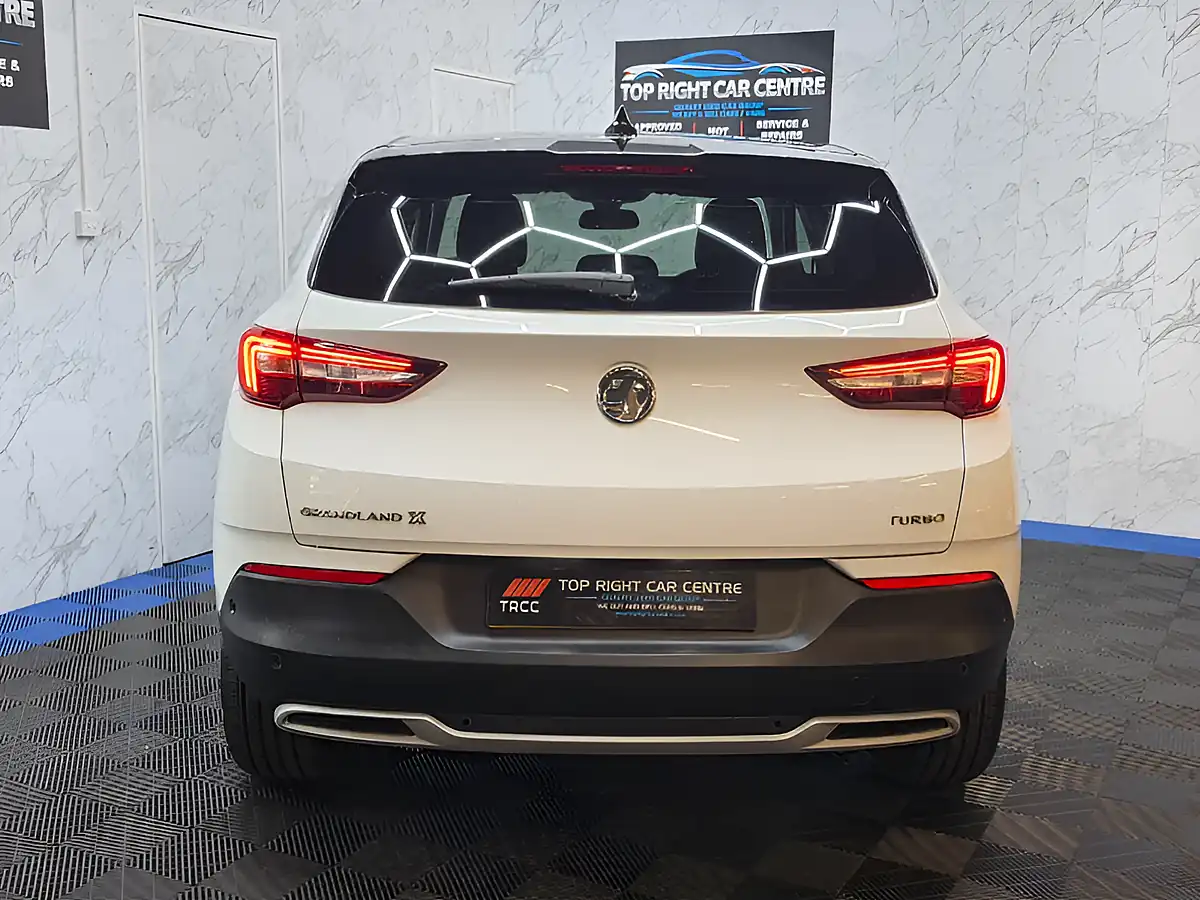 Used 2018 Vauxhall Grandland X Sport Nav White - Interior and Exterior details 6