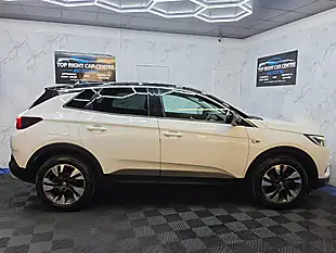 Used 2018 Vauxhall Grandland X Sport Nav White - Interior and Exterior details 8