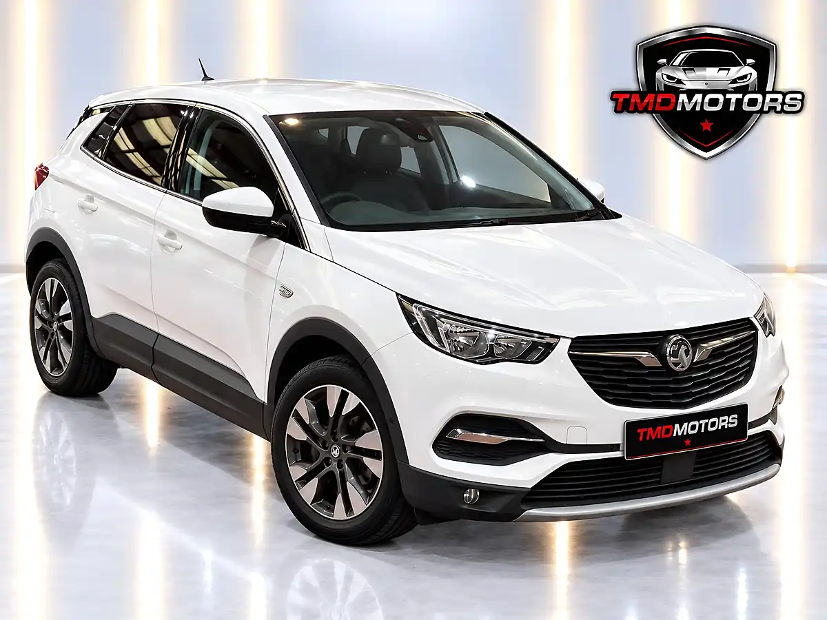 Used 2018 Vauxhall Grandland X Sport Nav White - Interior and Exterior details 10