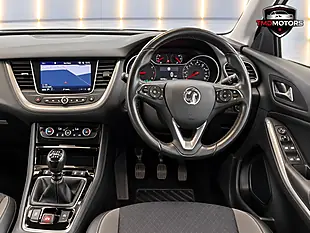 Used 2018 Vauxhall Grandland X Sport Nav White - Interior and Exterior details 11