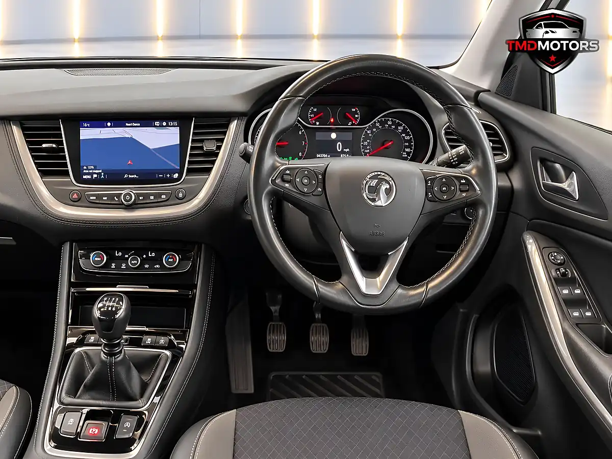 Used 2018 Vauxhall Grandland X Sport Nav White - Interior and Exterior details 11