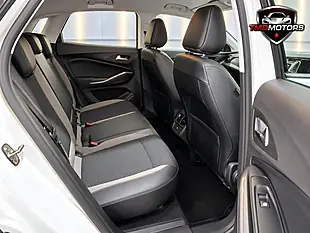 Used 2018 Vauxhall Grandland X Sport Nav White - Interior and Exterior details 13