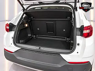 Used 2018 Vauxhall Grandland X Sport Nav White - Interior and Exterior details 17