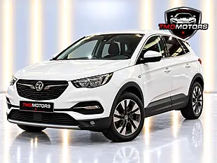 Used 2018 Vauxhall Grandland X Sport Nav White - Interior and Exterior details 3