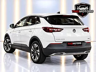 Used 2018 Vauxhall Grandland X Sport Nav White - Interior and Exterior details 4