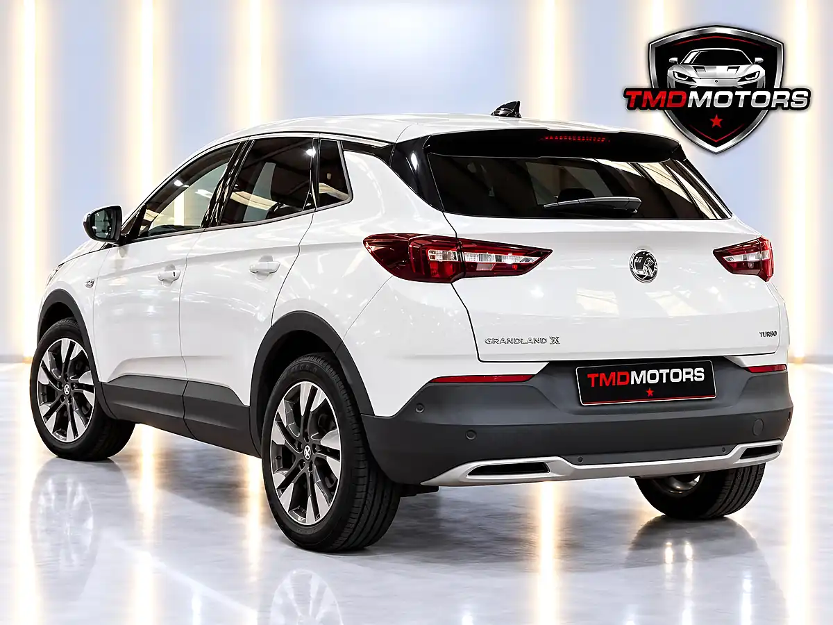 Used 2018 Vauxhall Grandland X Sport Nav White - Interior and Exterior details 4