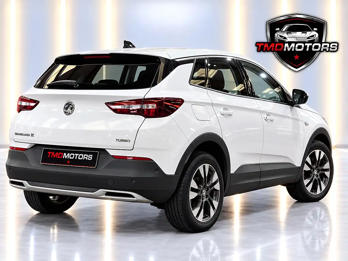 Used 2018 Vauxhall Grandland X Sport Nav White - Interior and Exterior details 7