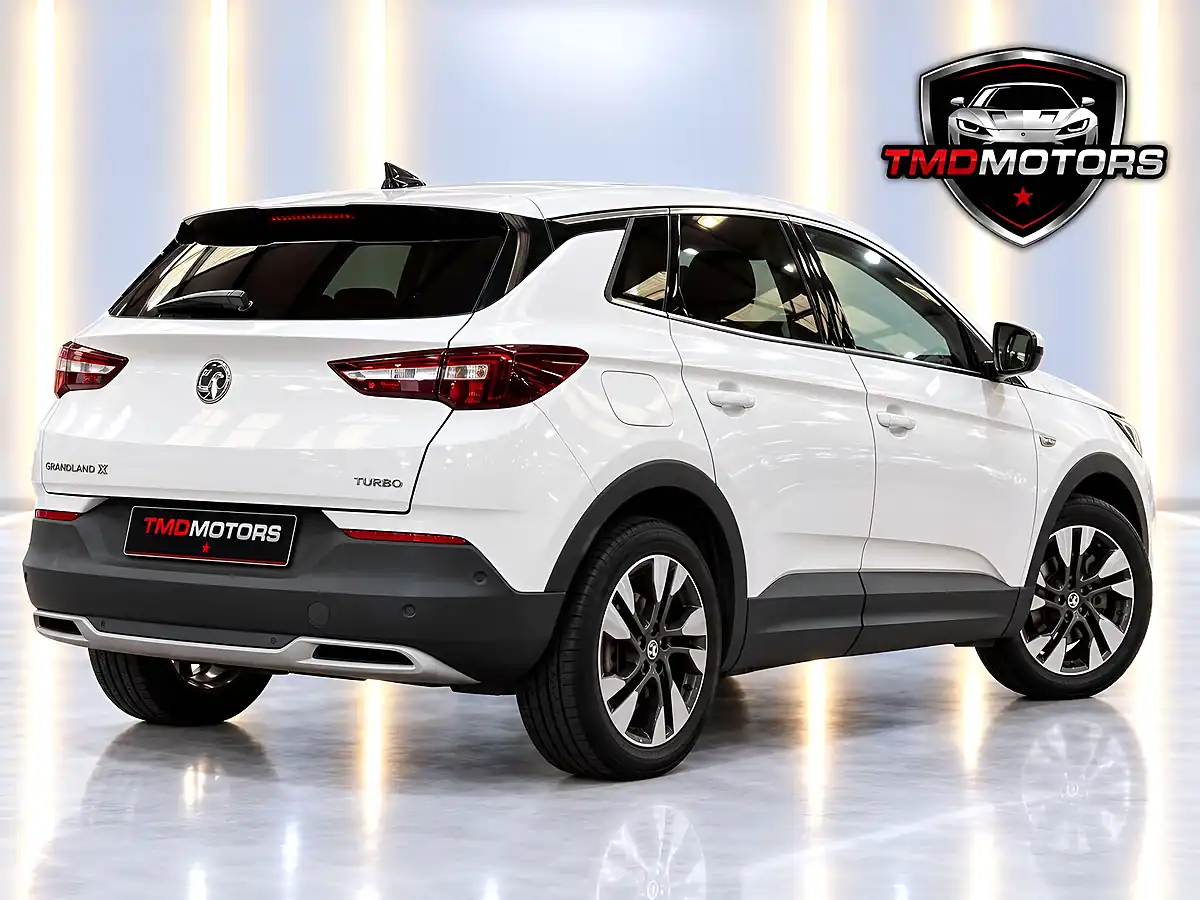 Used 2018 Vauxhall Grandland X Sport Nav White - Interior and Exterior details 9