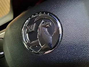 Used 2018 Vauxhall Grandland X Sport Nav White - Interior and Exterior details 16