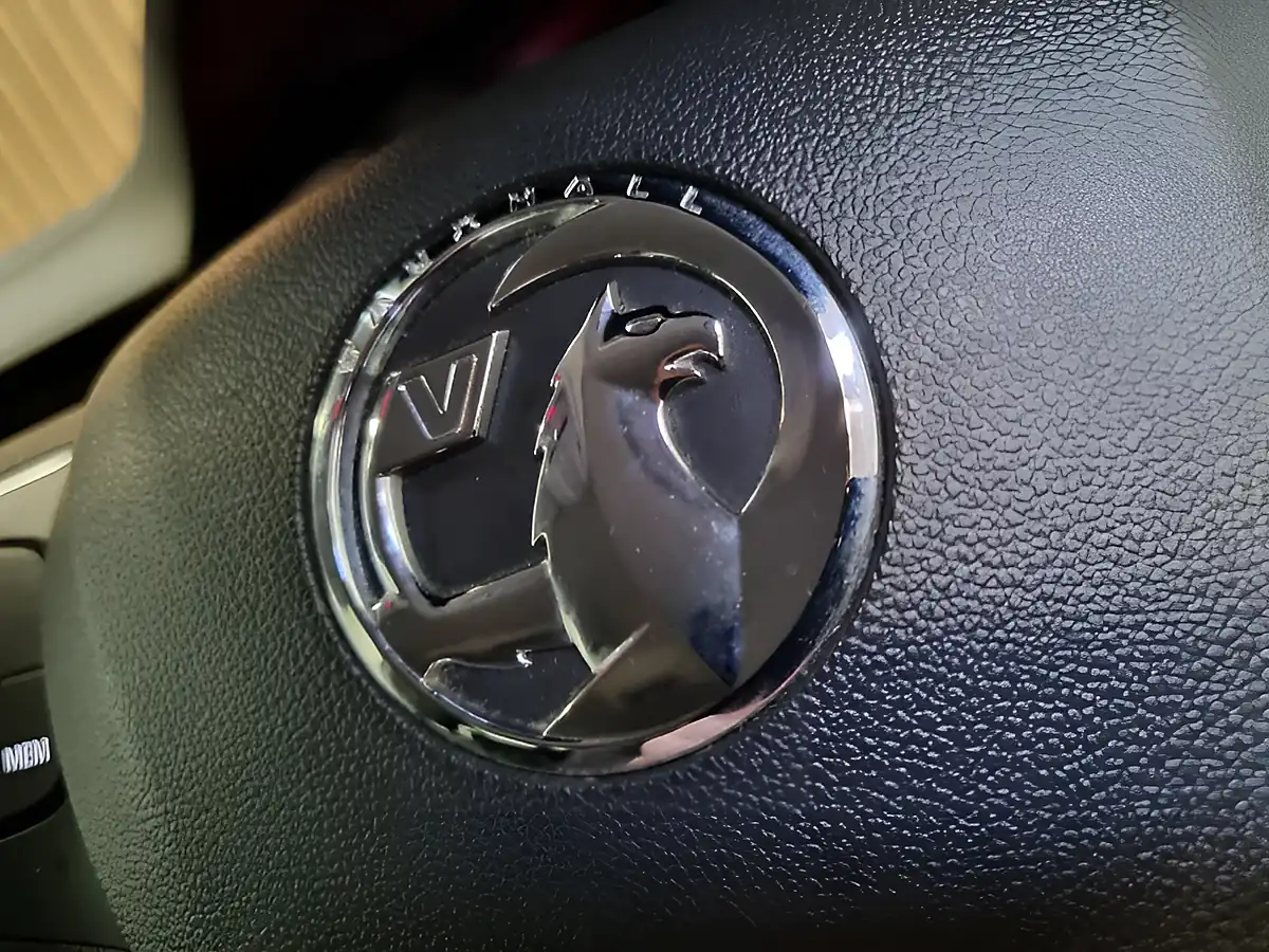 Used 2018 Vauxhall Grandland X Sport Nav White - Interior and Exterior details 16