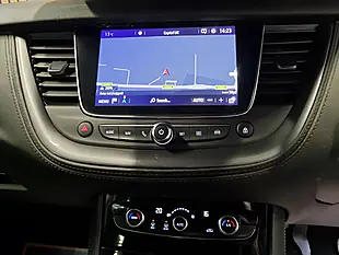 Used 2018 Vauxhall Grandland X Sport Nav White - Interior and Exterior details 17