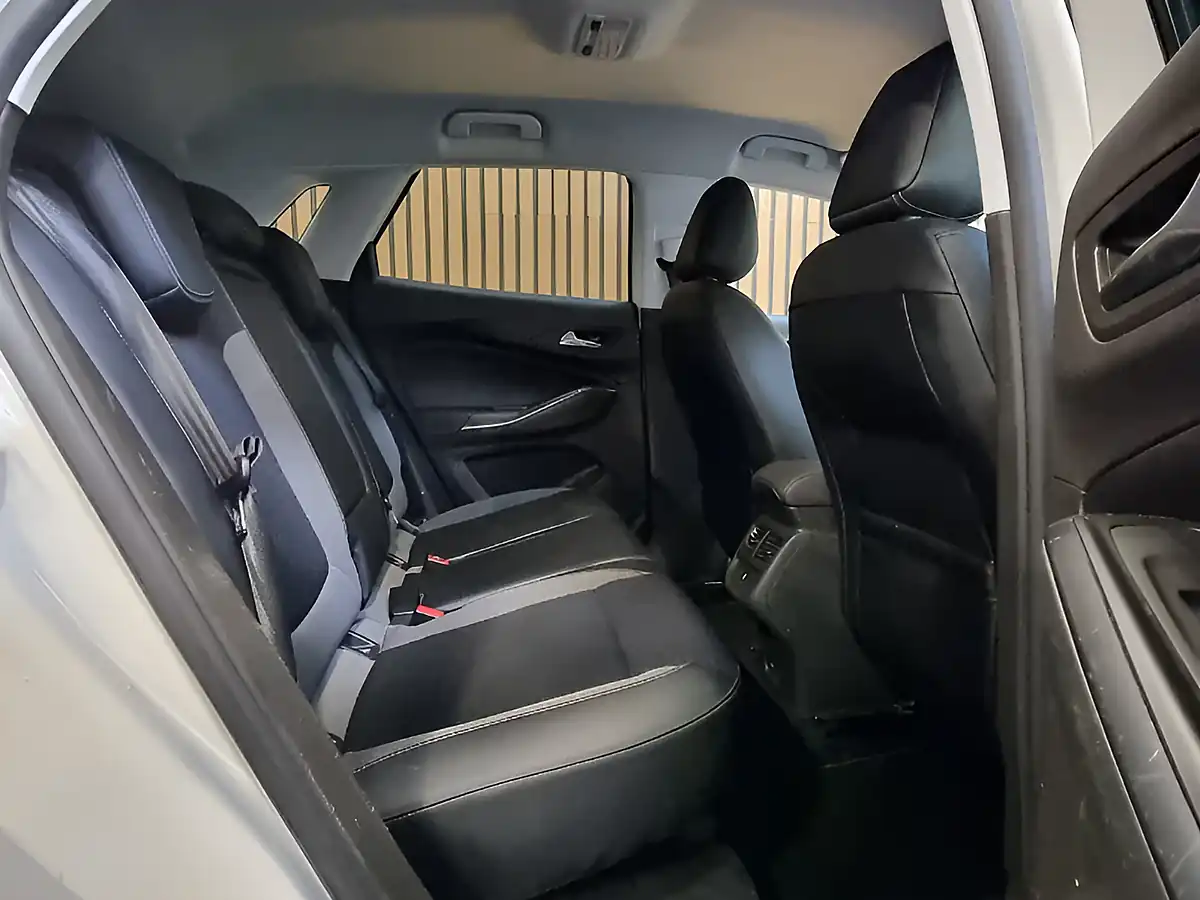 Used 2018 Vauxhall Grandland X Sport Nav White - Interior and Exterior details 18