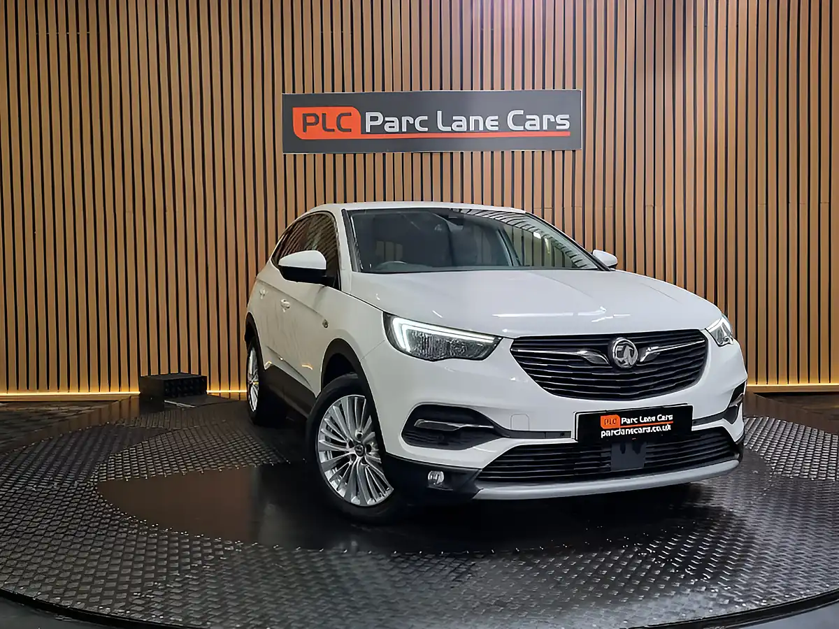 Used 2018 Vauxhall Grandland X Sport Nav White - Interior and Exterior details 2